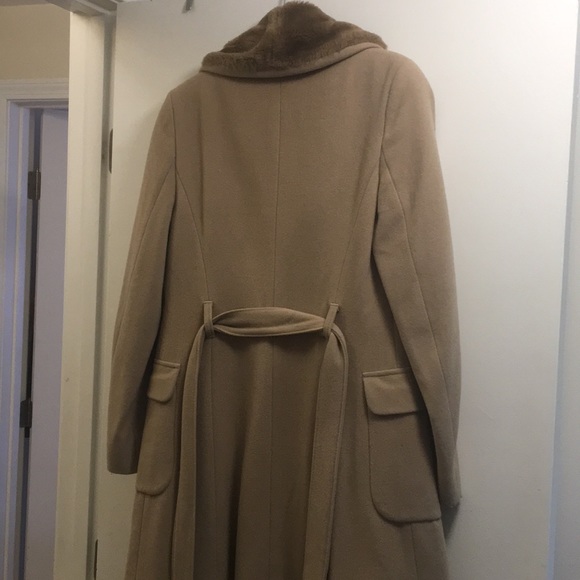 Tan faux fur trench coat 🧥 - Picture 4 of 6